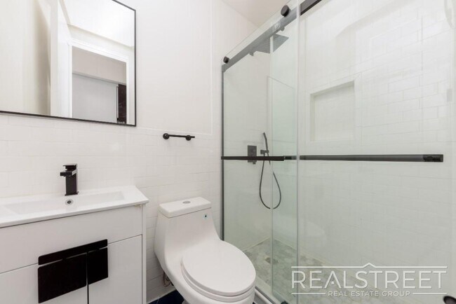 Foto del edificio - Brand New 2 Bed in Greenwood with W/D in u...