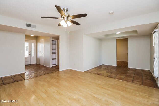 Building Photo - 3050 S Rogers