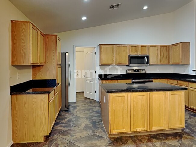 Building Photo - 15912 W Carmen Dr