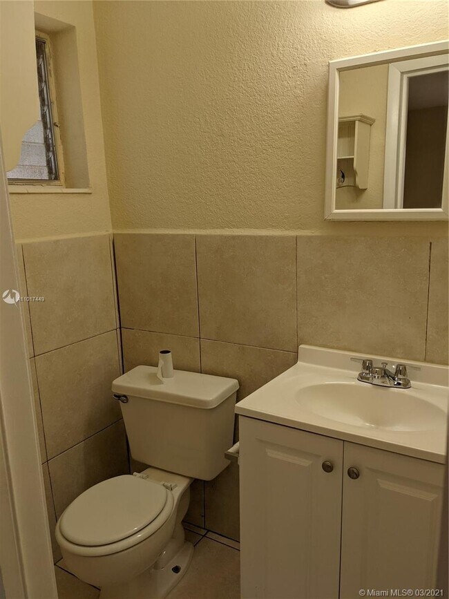 Building Photo - 4201 SW 32nd St