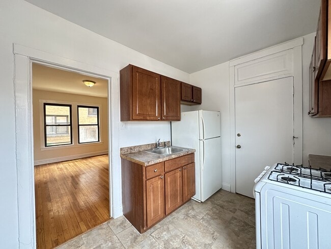 Building Photo - 2651 N Spaulding Ave