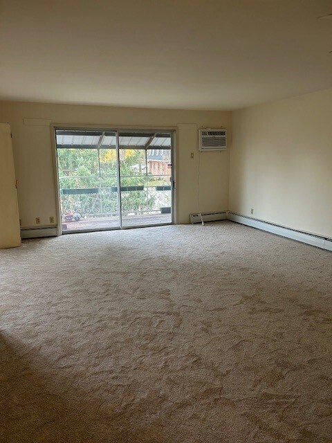 Foto del edificio - Whitcomb Square Senior Apartment Homes (55+)