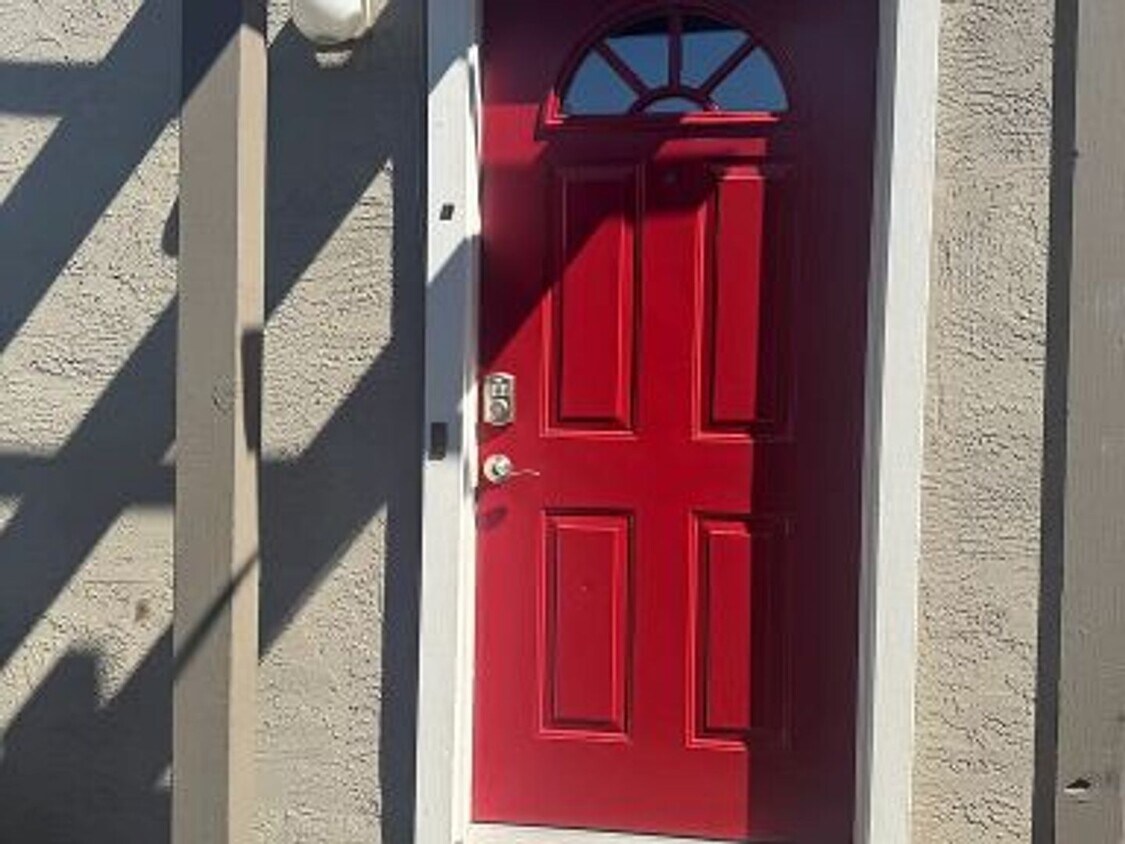 Foto principal - Lovely and Updated 2 Bedroom Beauty in Ple...