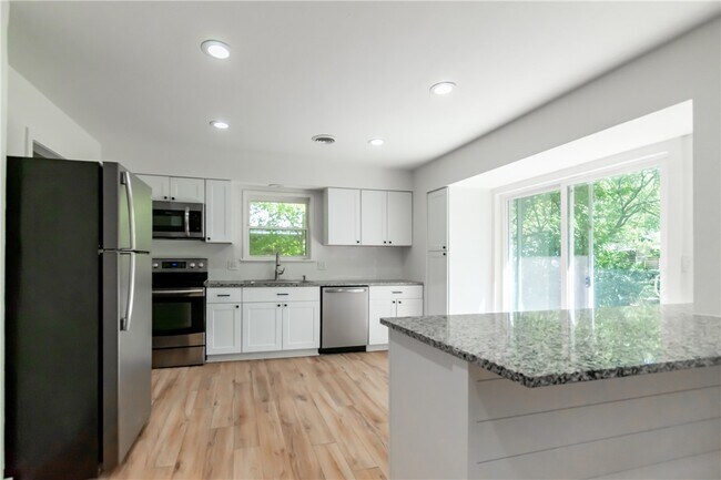 Building Photo - 2332 S Clover Dr