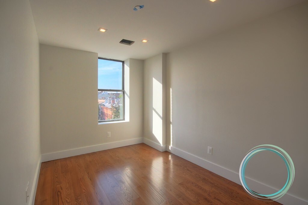 Foto principal - 217 Court St