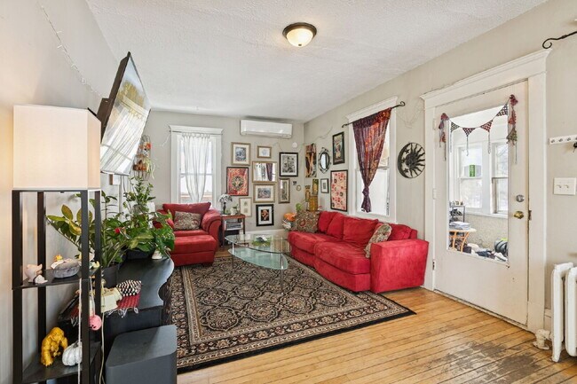 Foto del edificio - Beautiful single family home with near U of MN - 4 bed 2 bath