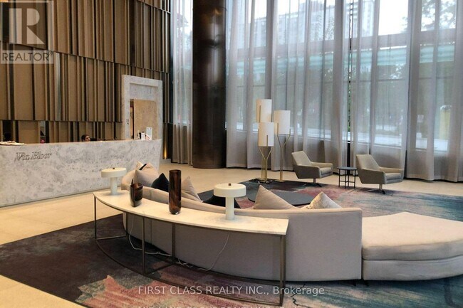 Building Photo - 575 Bloor St E