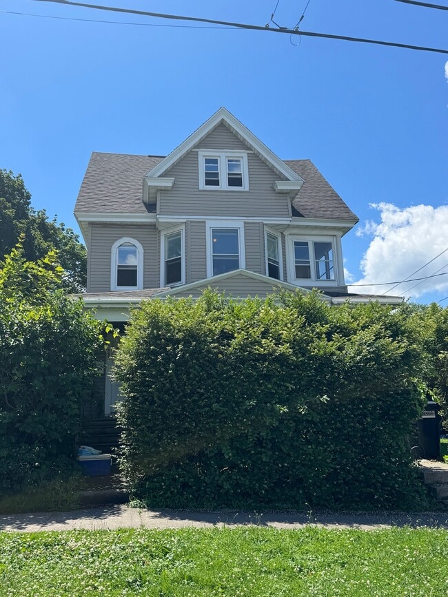 Building Photo - 300 S Lowell Ave
