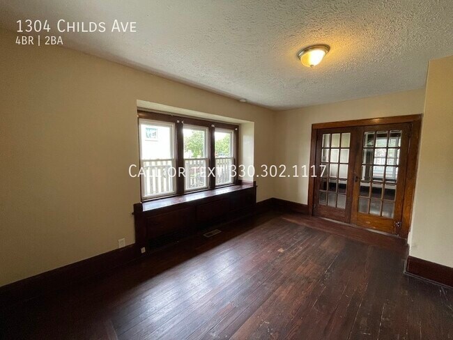 Foto del edificio - Four bedroom two bathroom home for rent