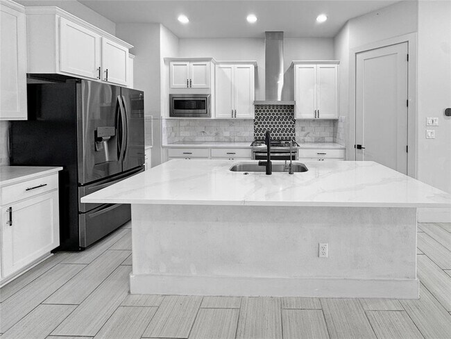 Foto del edificio - 1220 Westborough Ln