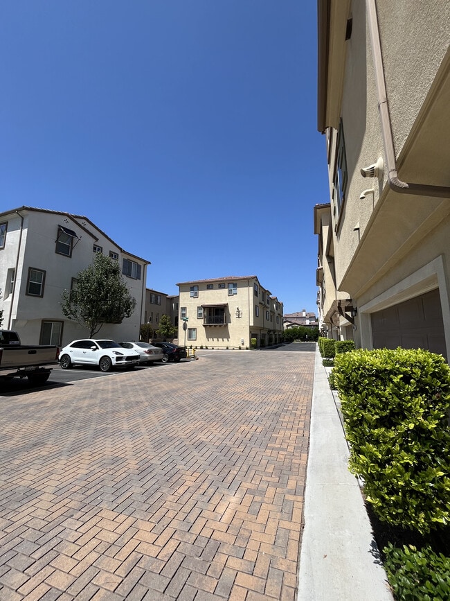 Building Photo - 12432 Constellation St