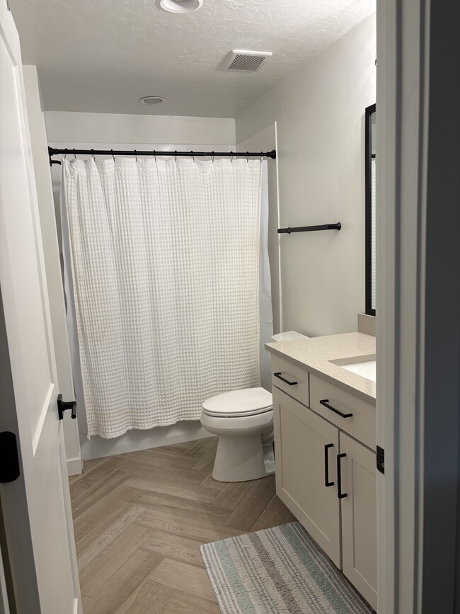 Bathroom 1 - 6619 Mountain Alder Way