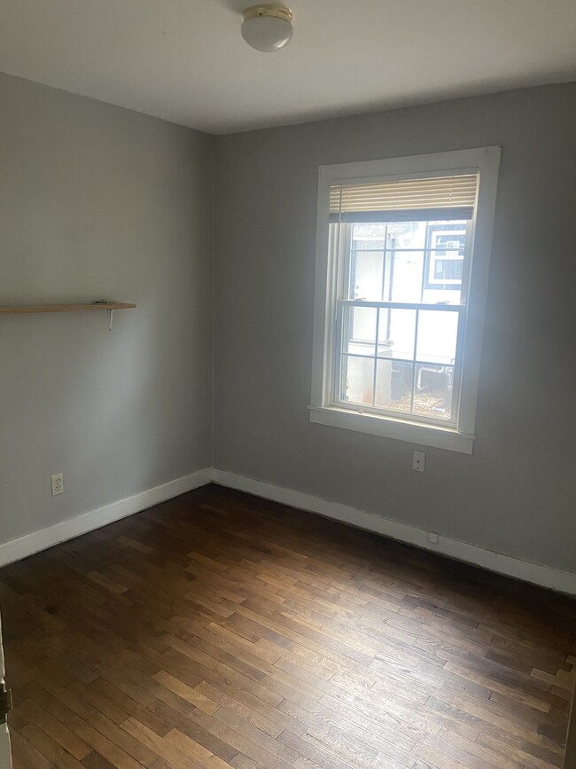 Building Photo - 430 Skyland Ave