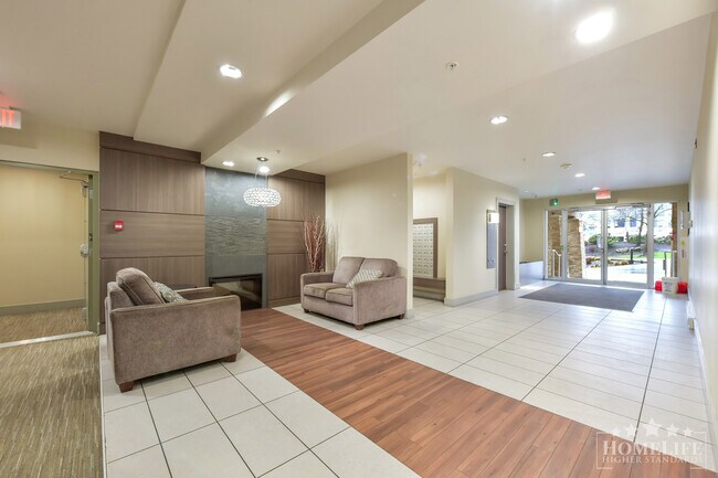 Building Photo - Ground-Level 1-Bedroom + Den Condo at Waterstone