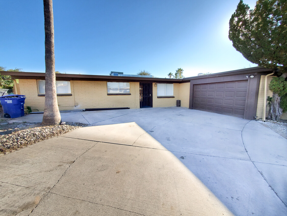 Primary Photo - 9210 E 38th St