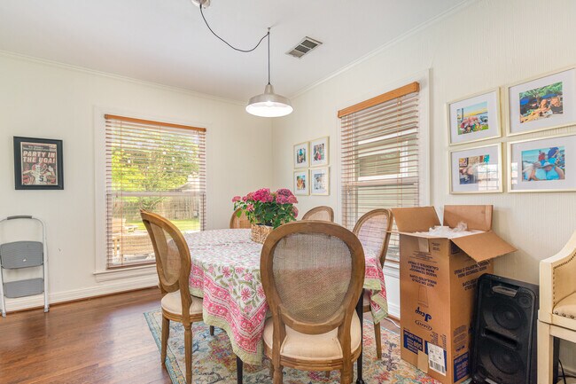 Foto del edificio - 4220 Lovers Ln