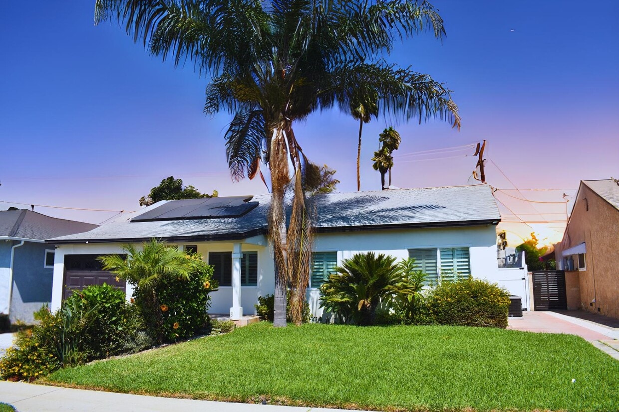 Foto principal - 9741 Homestead St