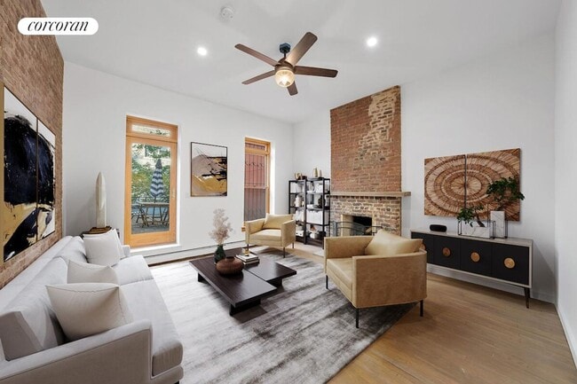 Building Photo - 119 W 95th St