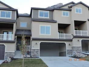 Building Photo - 1715 E Aspen Loop