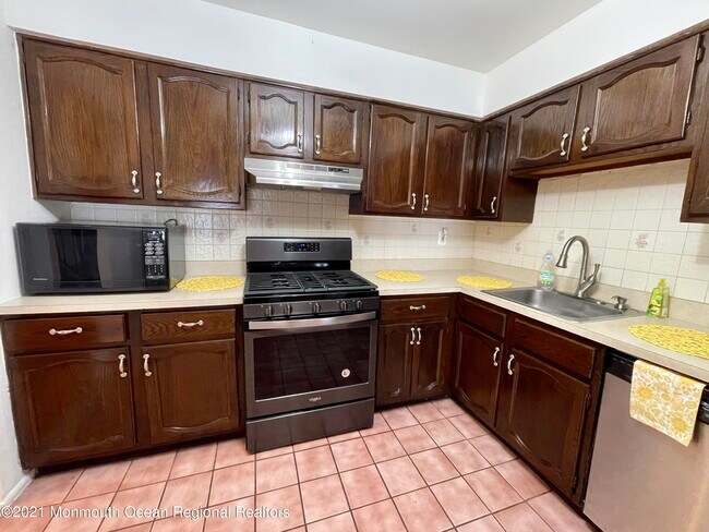 Foto del edificio - 52 Thorne Ln