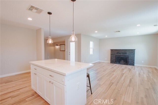 Building Photo - 705 E Cypress Ave