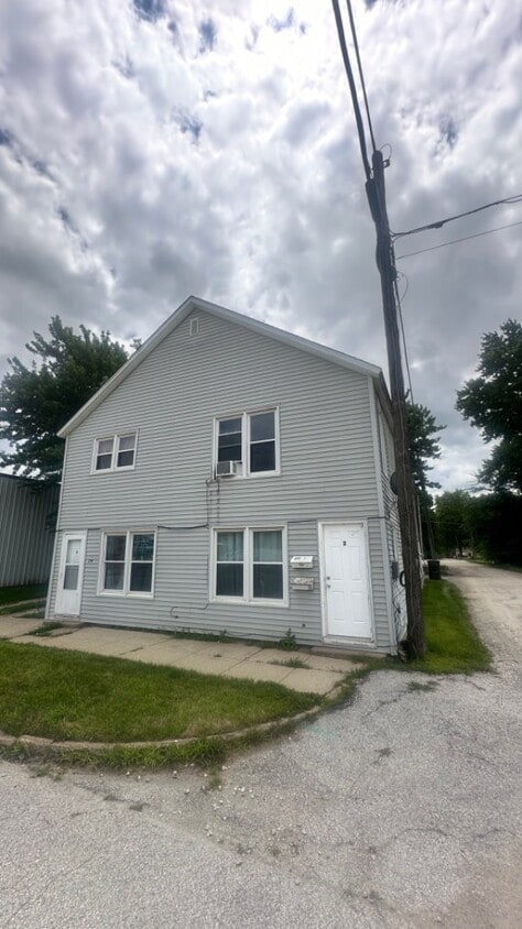 Primary Photo - 214 W Jefferson St