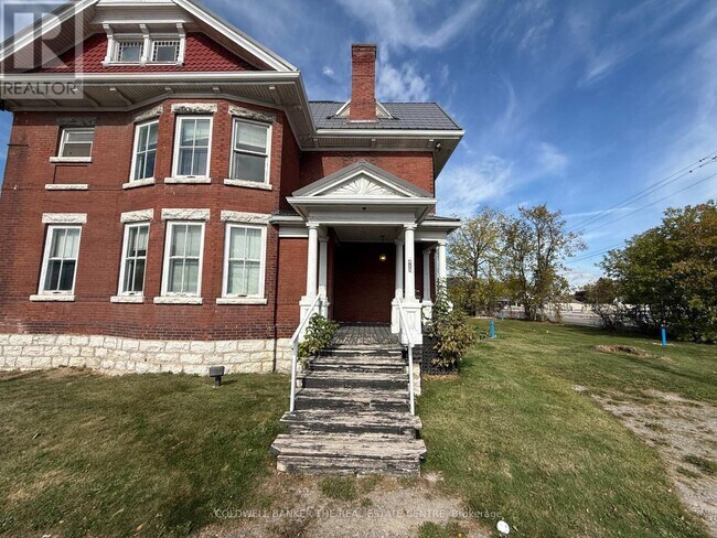 Photo du bâtiment - 415 Davis Dr