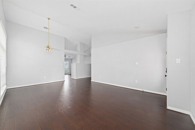 Foto del edificio - 20822 Whitevine Way