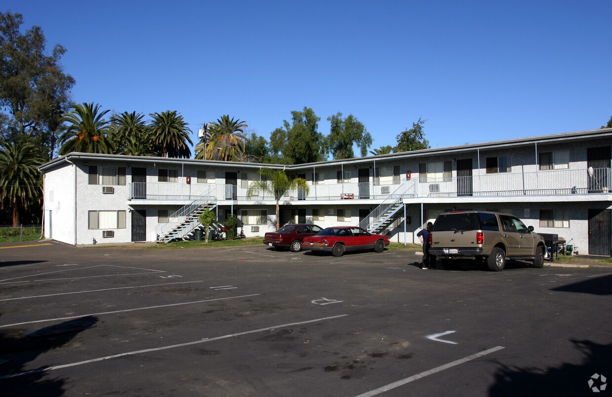 Foto del edificio - James Circle Apartments