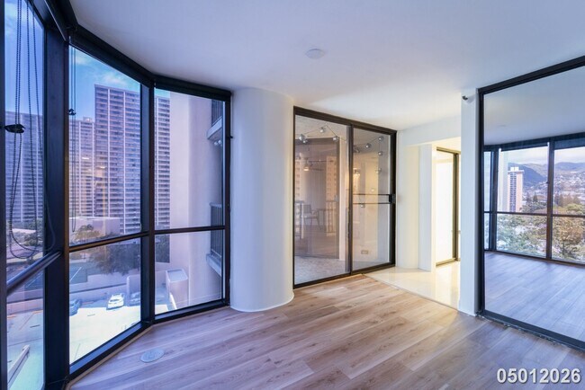Building Photo - Luxury 1-Bedroom Condo with Stunning Mountain Views