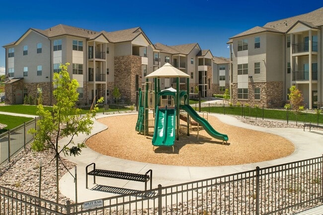 Building Photo - Pinyon Pointe