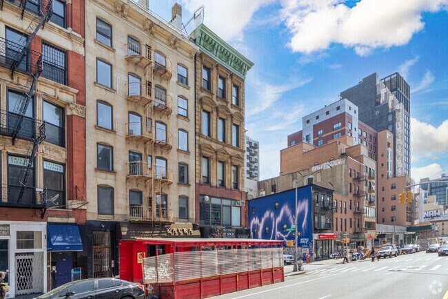 Foto del edificio - 215 Bowery