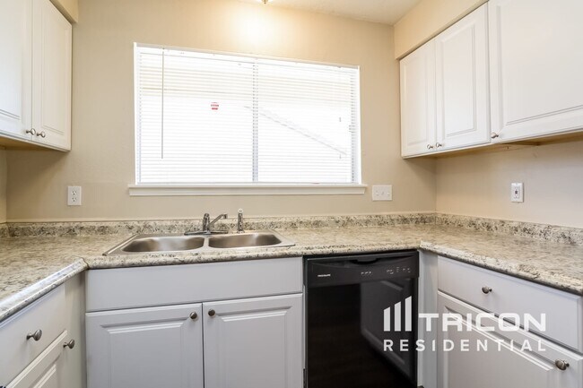 Foto del edificio - 13138 Crystal Cove Dr