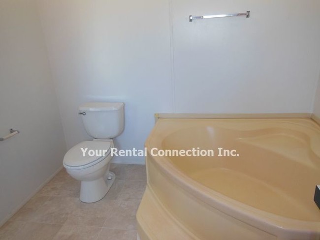 Building Photo - North Lakeland 3 BR-2 Bath Mobile Home