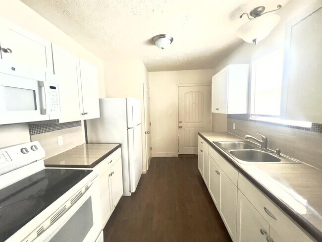 Building Photo - 5311 Avenue O