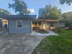 Building Photo - 6511 Beekman Rd
