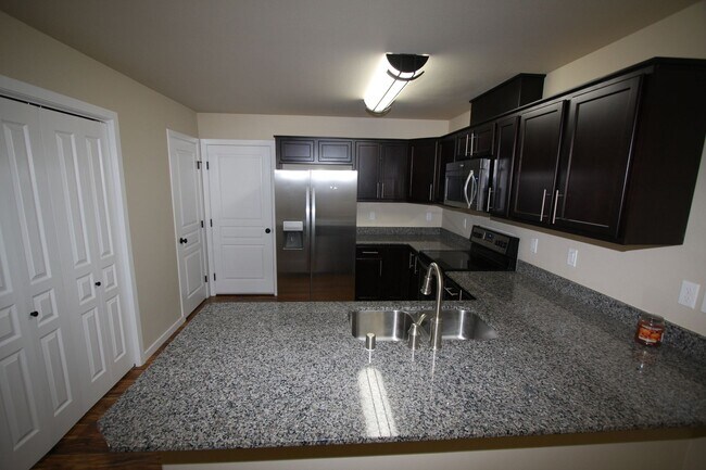 Foto del edificio - 3 Bedroom South Anchorage Townhouse!