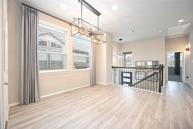 Building Photo - 2539 Terrace Point Dr