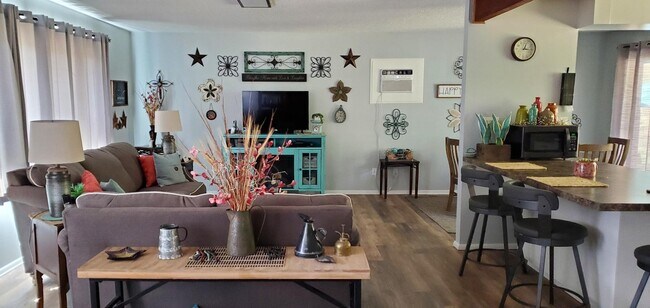 Foto del edificio - 105 Adams Ct