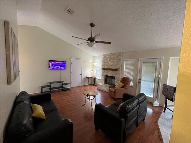 Foto del edificio - 1010 Minturn Ln
