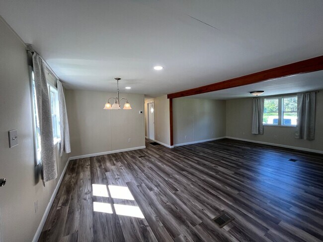 Foto del edificio - Nicely Remodeled 2 Bedroom, 1 Bathroom Manufactured home on 1 acre