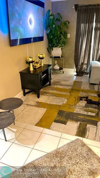 Foto del edificio - 2214 S Cypress Bend Dr
