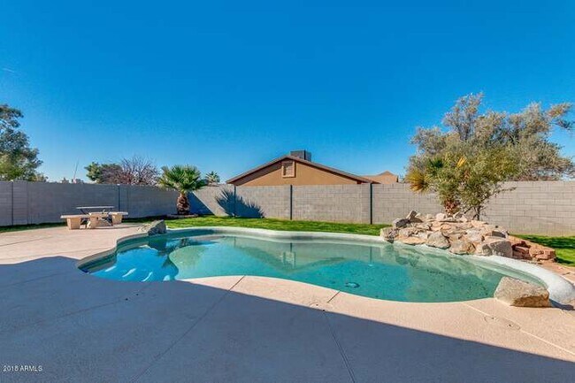 Building Photo - 3034 N 71st Dr