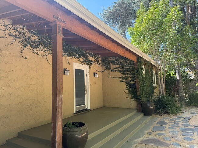 Building Photo - 4620 Lemona Ave