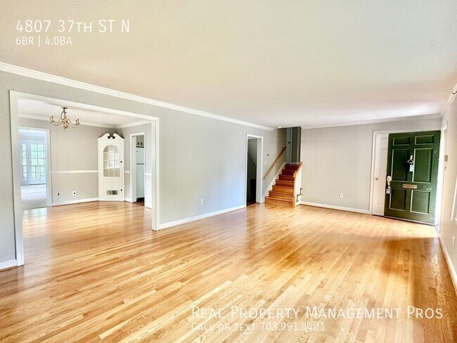 Building Photo - Expansive SFH in N Arlington- Great Schools!