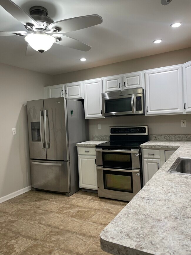 Foto del edificio - 7 Donna Ave