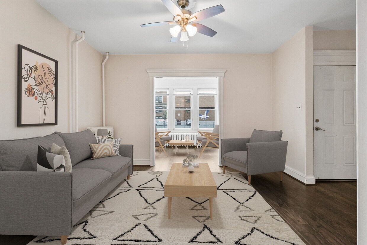 Foto principal - 57 W 5th St