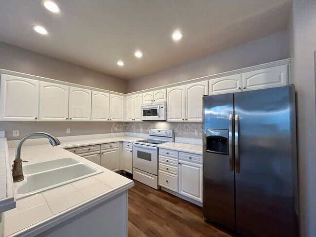 Foto del edificio - 10691 SW Celeste Ln