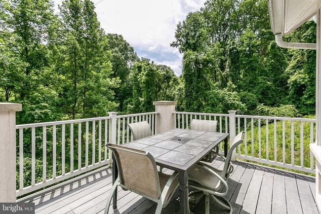 Foto del edificio - 6716 Newstead Ln