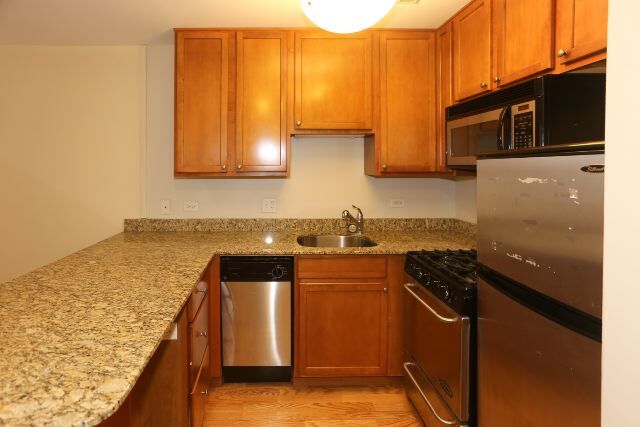Foto del edificio - 628 W Wrightwood Ave